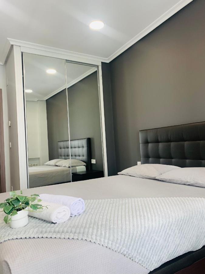 Apartamento Deluxe, 4 Habitaciones, Parking Madrid Kültér fotó
